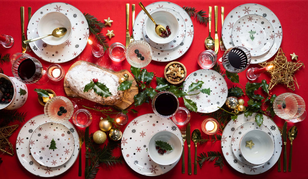 Cookinglife Weihnachtsgeschirrset Rot - Porzellan - 18-teilig / 6 Personen - 6 Speiseteller, 6 Frühstücksteller & 6 Schalen