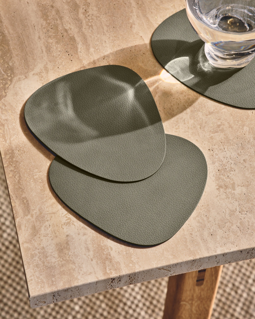 LIND DNA Untersetzer Nupo - Leder - Army Green - 13 x 11 cm - 4 Stück