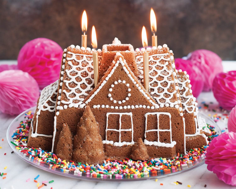 Nordic Ware Gugelhupfform Lebkuchenhaus / Gingerbread House Silber - Aluguss - 26 x 20 cm
