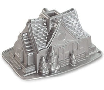Nordic Ware Gugelhupfform Lebkuchenhaus / Gingerbread House Silber - Aluguss - 26 x 20 cm