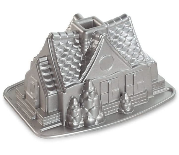 Nordic Ware Gugelhupfform Lebkuchenhaus / Gingerbread House Silber - Aluguss - 26 x 20 cm