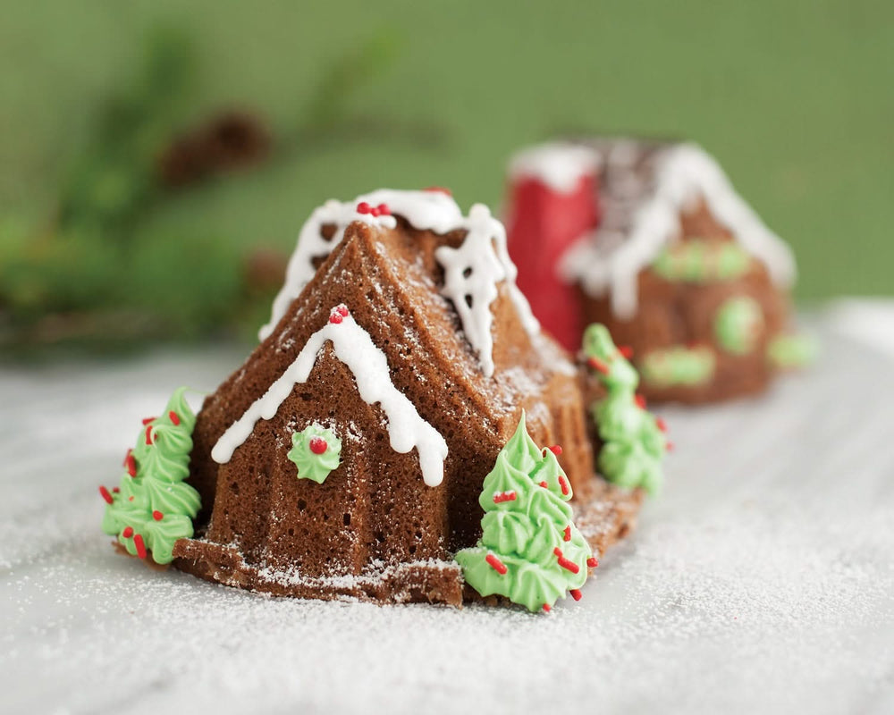 Nordic Ware Kuchenform Lebkuchenhaus Duet Silber - Aluguss - 32 x 17 cm