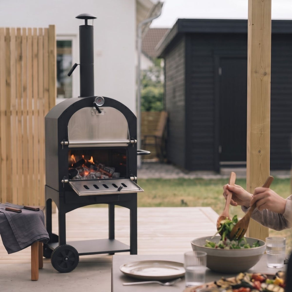 Cookinglife Holzkohle BBQ Pizzaofen Fire & Flavour - 156 cm Hoch - Inklusive Pizzastein & Grillroste - Schwarz