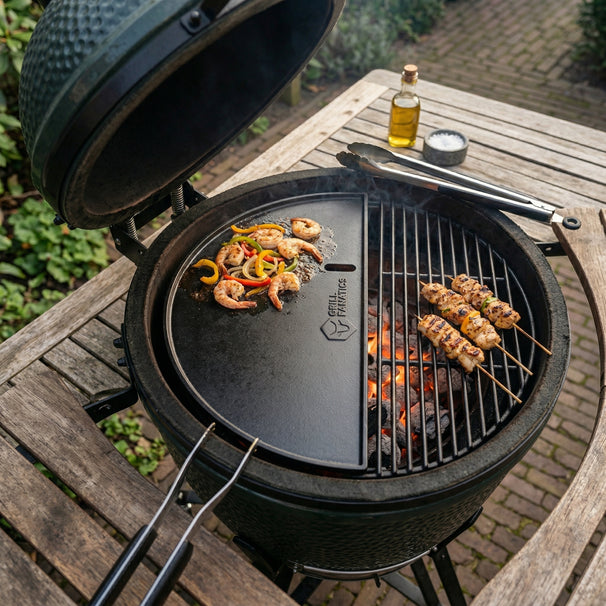 Cookinglife Halbmond-Grillplatte / Gusseisen-Plancha - Doppelseitig - Geeignet für 46 cm Kamados