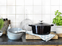 BK Bräter Bourgogne Jet Black Gusseisen ø 24 cm / 4,2 Liter - emaillierte Antihaftbeschichtung