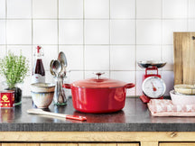 BK Bräter Bourgogne Chili Red Gusseisen ø 24 cm / 4,2 Liter - emaillierte Antihaftbeschichtung