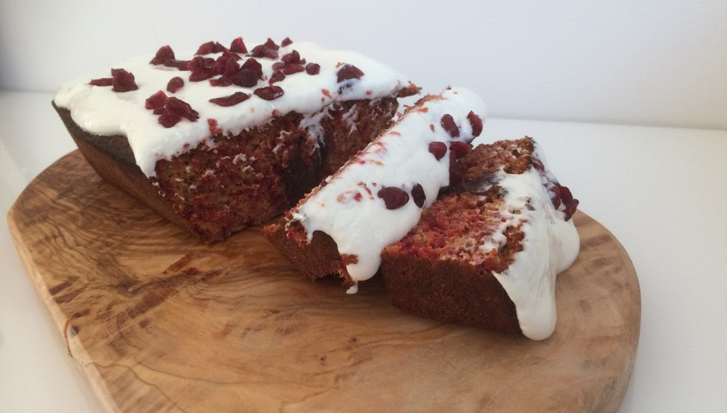 Glutenfreier Kuchen mit Roter Bete und Banane, natürlich gesüßt
