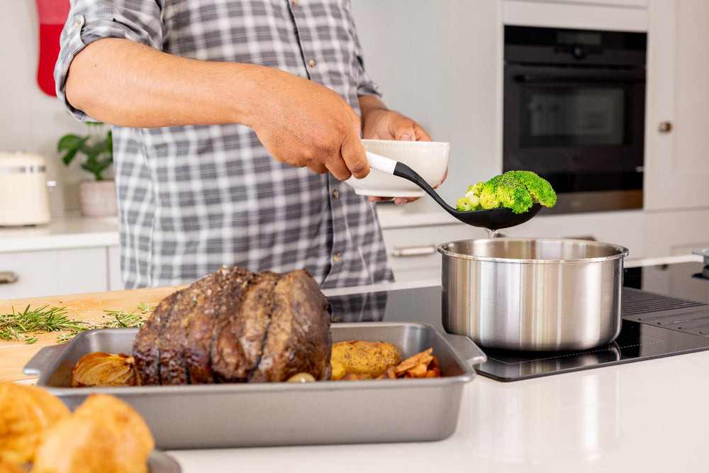 KitchenAid Gemüselöffel Classic Porzellanweiß - Kunststoff - Klassisch Elegant - Ideal zum Servieren