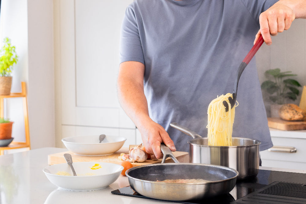KitchenAid Spaghettilöffel Classic Kaiserrot Kunststoff 34cm - Pastaheber