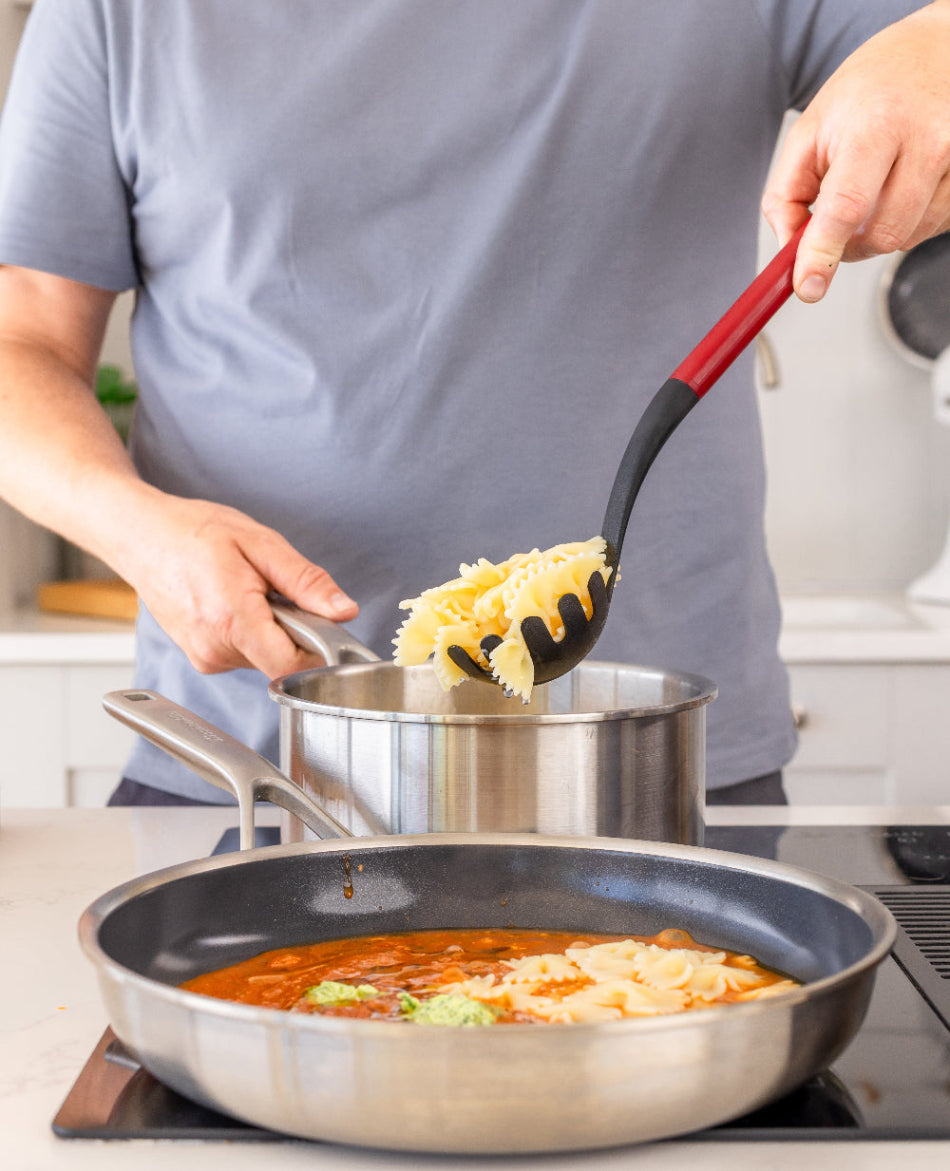 KitchenAid Spaghettilöffel Classic Kaiserrot Kunststoff 34cm - Pastaheber
