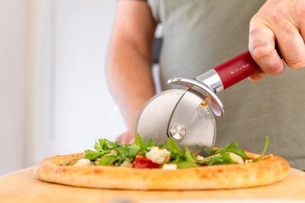KitchenAid Pizzaschneider Classic Kaiserrot Kunststoff/RVS 23,5 cm - Pizzarad
