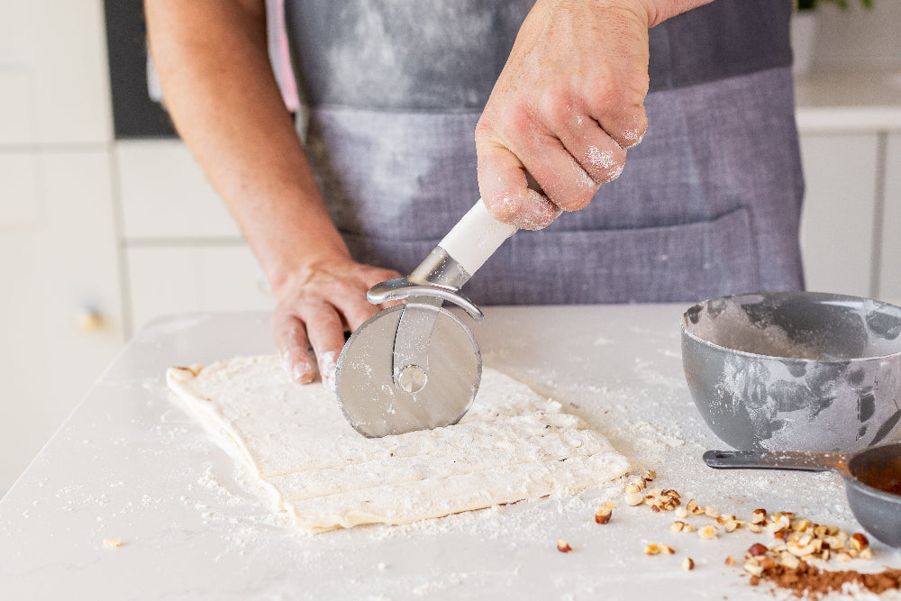 KitchenAid Pizzaschneider Classic Porzellanweiß Edelstahl 23,5cm - Pizzaroller