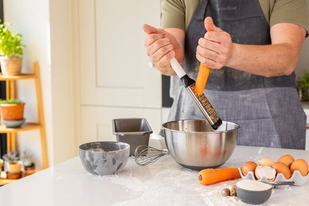 KitchenAid Reibe Classic Porzellanweiß Kunststoff/Edelstahl 30cm - Käsereibe