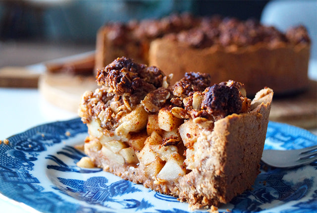Ein glutenfreier Apfelkuchen voller warmer Gewürze und mit einer herrlich knusprigen Crumble-Schicht