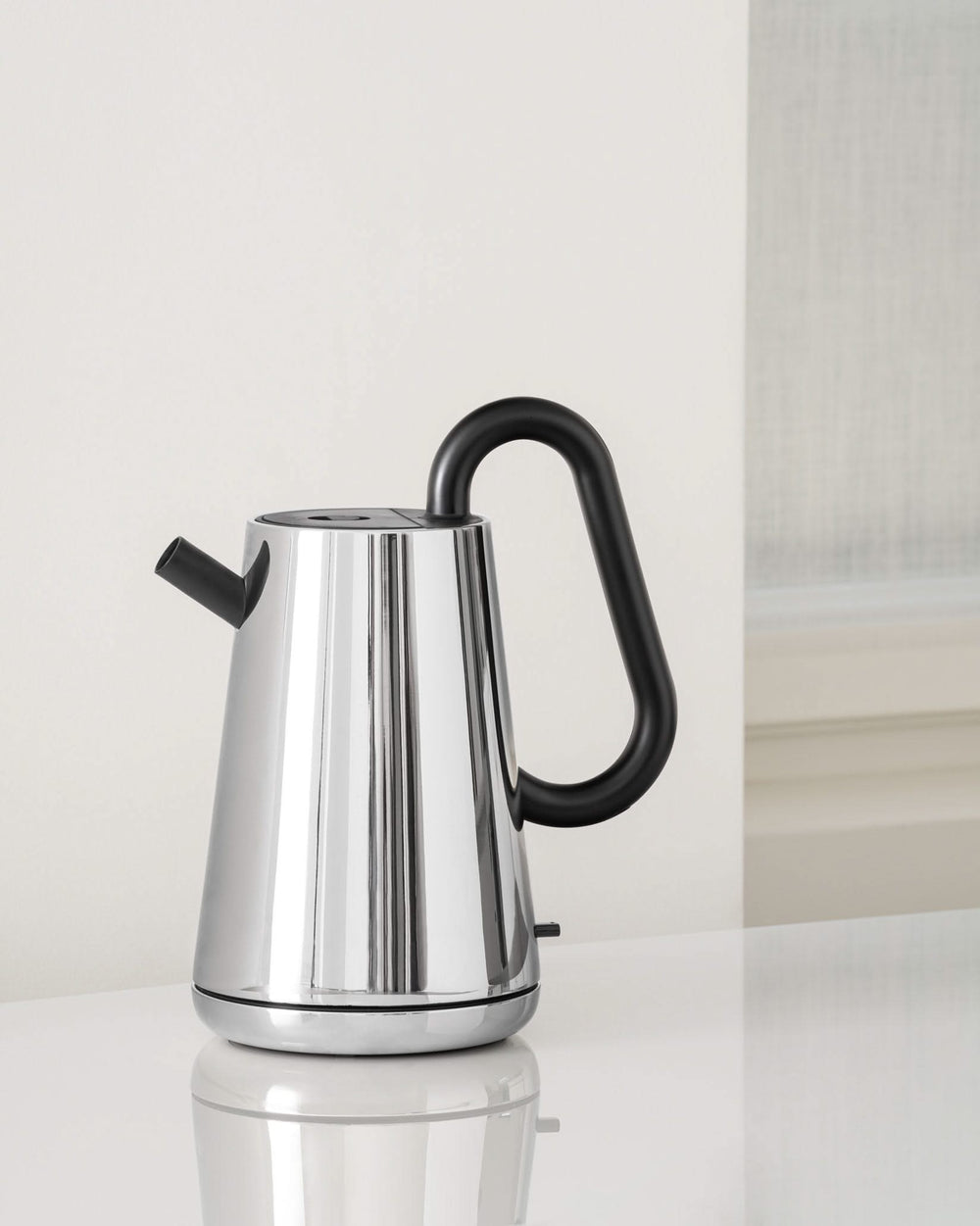 Alessi Wasserkocher Toru - 1.7 Liter - 2000 W - Nendo - NE01 B