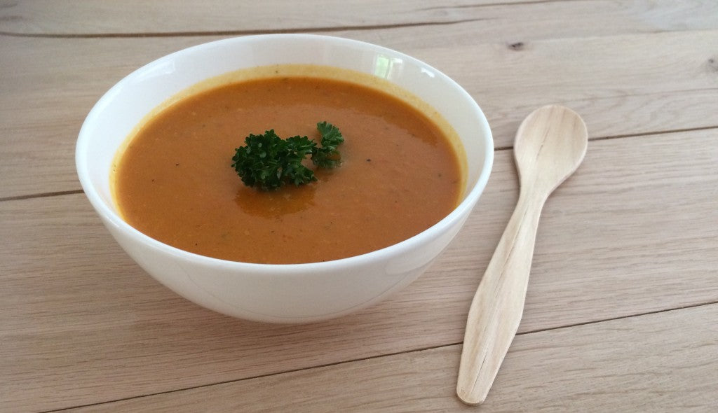 Cremige Suppe mit Kürbis, Paprika und einem Hauch Vadouvan