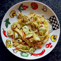 Genieße diese cremige und geschmackvolle Pasta.