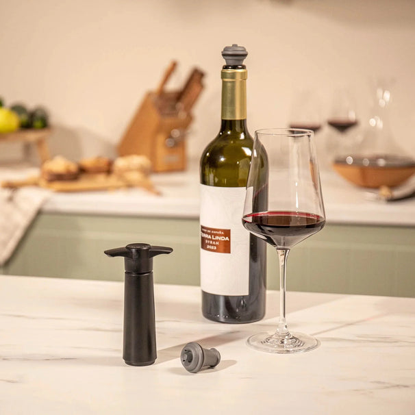 Vacu Vin Weinpumpe - mit 2 Weinverschlüssen - Weinretter - Schwarz