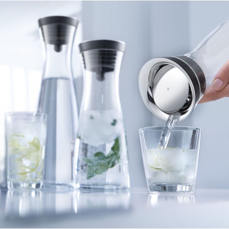 WMF Basic Wasserkaraf - Tropffrei - Schwarz / Silber - 1 Liter