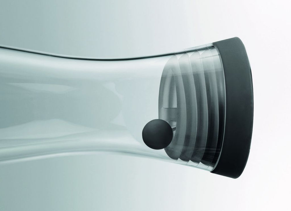 WMF Basic Wasserkaraf - Tropffrei - Schwarz / Silber - 1 Liter