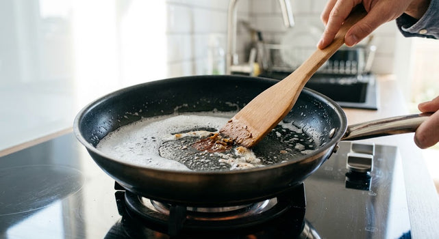 Bratpfanne gründlich reinigen