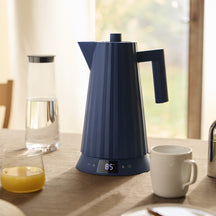 Alessi Wasserkocher Plissé mit Temperaturregelung Blau - 1.7 Liter - 1850 W - Michele De Lucchi - MDL21 DAZ
