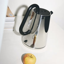 Alessi Wasserkocher Toru - 1.7 Liter - 2000 W - Nendo - NE01 B