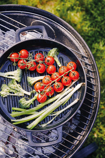 Alva Grillpfanne / Grillplatte Nori ø 28 cm + Kostenlose Ledergriffe - für alle Herdarten geeignet - emaillierte Antihaftbeschichtung