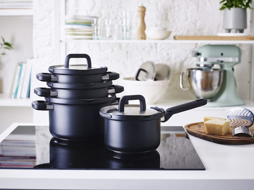 BK Topfset Flow Cool Schwarz 4-teilig -Edelstahl - Kochtöpfe ø 16, 18, 20 cm & Stieltopf ø 16 cm