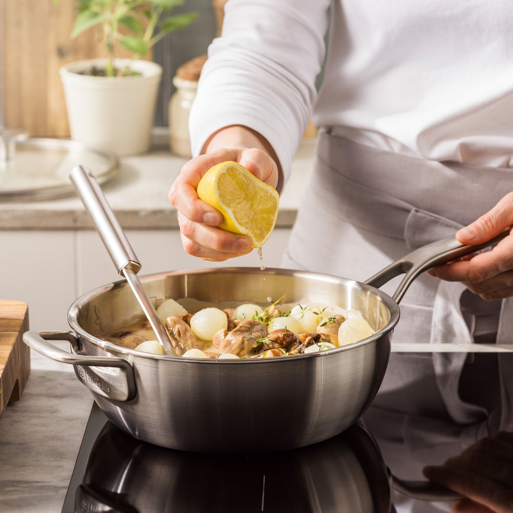 BK Sauteuse Peter Goossens Maestro 3-Ply RVS ø 24 cm / 3.4 Liter - met deksel - sfeerbeeld 2