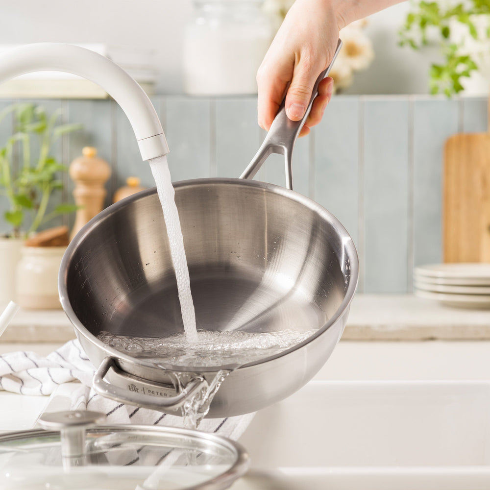 BK Sauteuse Peter Goossens Maestro 3-Ply RVS ø 24 cm / 3.4 Liter - met deksel - sfeerbeeld 3