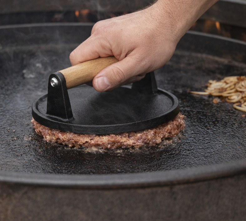 Plattgedrückt, vol van smaak en in een paar minuten klaar. De oldschool, krokante burgerhype die je geproefd moet hebben!