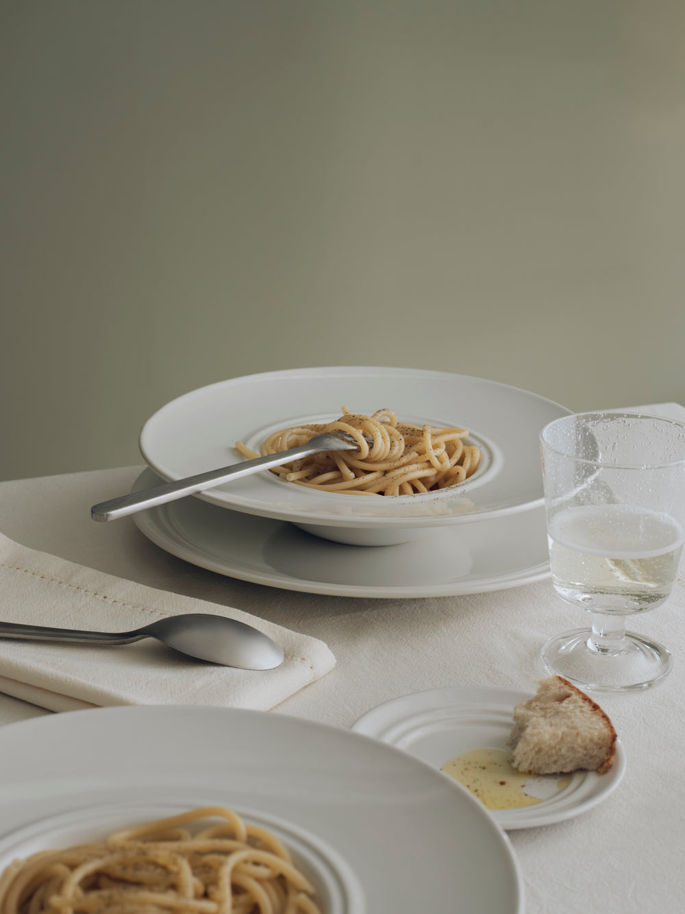 Broste Copenhagen Pastaset Stevns 6-teilig / 2 Personen - 2 Speisetelle, 2 Pastateller und 2 Kleine Teller