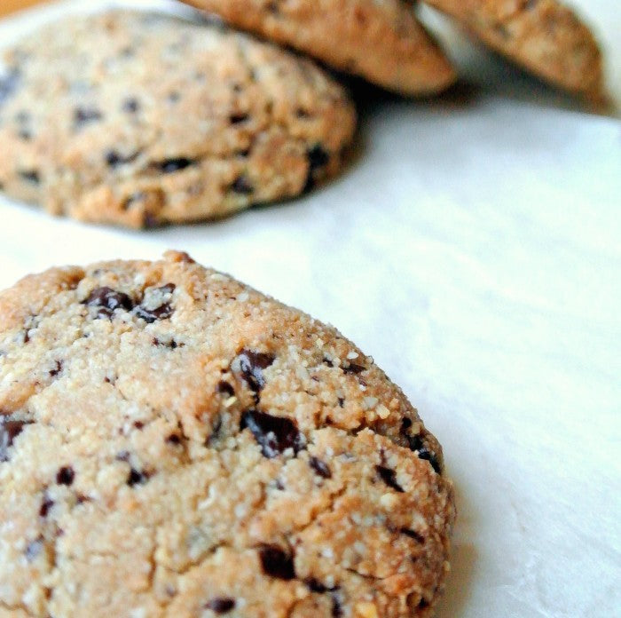 Glutenfreie Kekse mit Zartbitter-Schokolade und natürlichen Süßungsmitteln