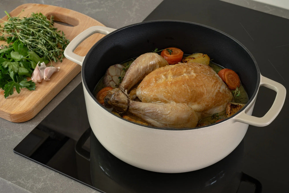 Combekk Braadpan met deksel Gietijzer Sand ø 28 cm / 5.3 Liter - sfeerbeeld 2