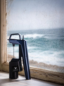 Coravin Wijnsysteem Timeless Six+ - Ocean Blue - Limited Edition - sfeerbeeld 1