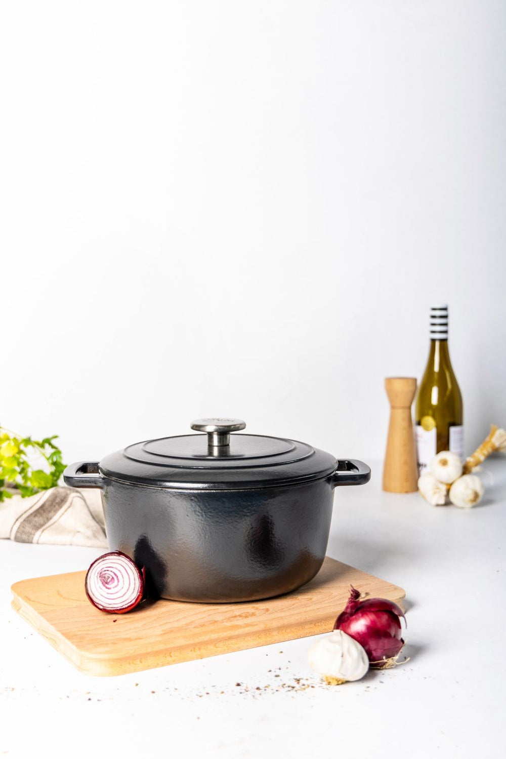 Cosy & Trendy Bräter Fontestic aus Gusseisen, Schwarz, Ø 24 cm / 4,6 Liter – emailliert