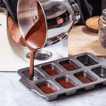 KitchenAid Mini Cakevorm Aluminized Steel - 8 cakejes - 39 x 24 cm - sfeerbeeld 1