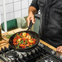 KitchenAid Wokpan Classic Forged ø 28 cm - sfeerbeeld 1