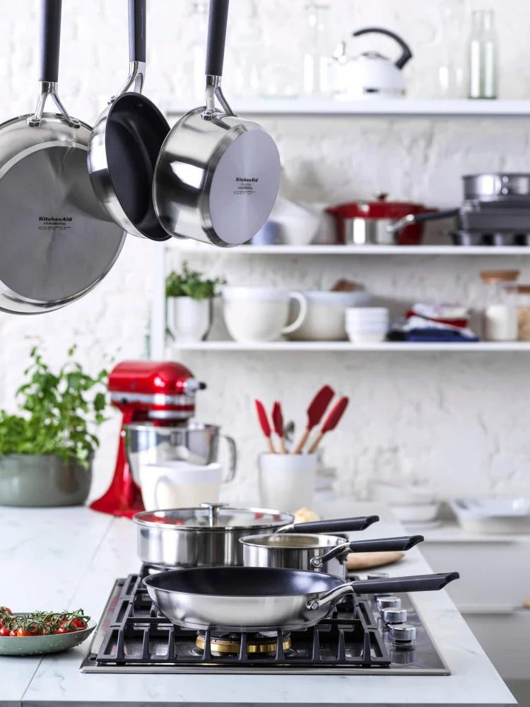 KitchenAid Koekenpan Classic RVS ø 28 cm - sfeerbeeld 2