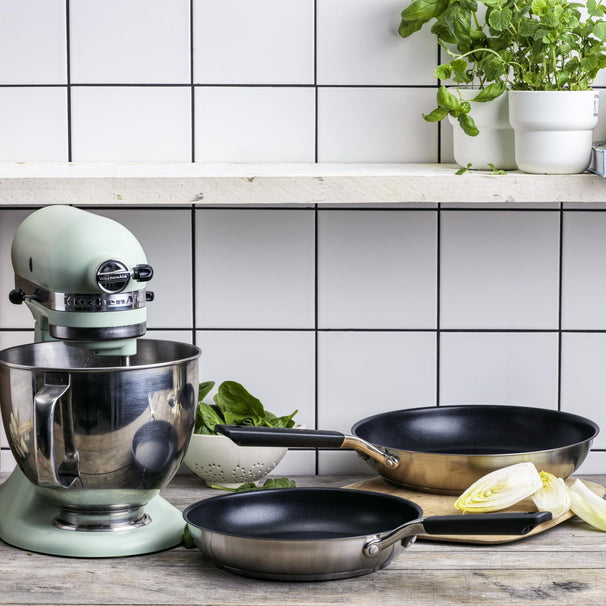 KitchenAid Bratpfannenset Classic Edelstahl 2-teilig - ø 24 & 28 cm - keramische Antihaftbeschichtung