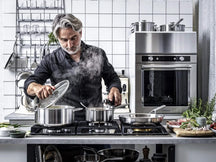 KitchenAid Topfset Multi-Ply Edelstahl 6-teilig - Kochtöpf ø 20, 24 cm, Stieltopf ø 16 cm, Bratpfanne ø 28 cm + Bratpfanne Classic Forged ø 24 & 28 cm