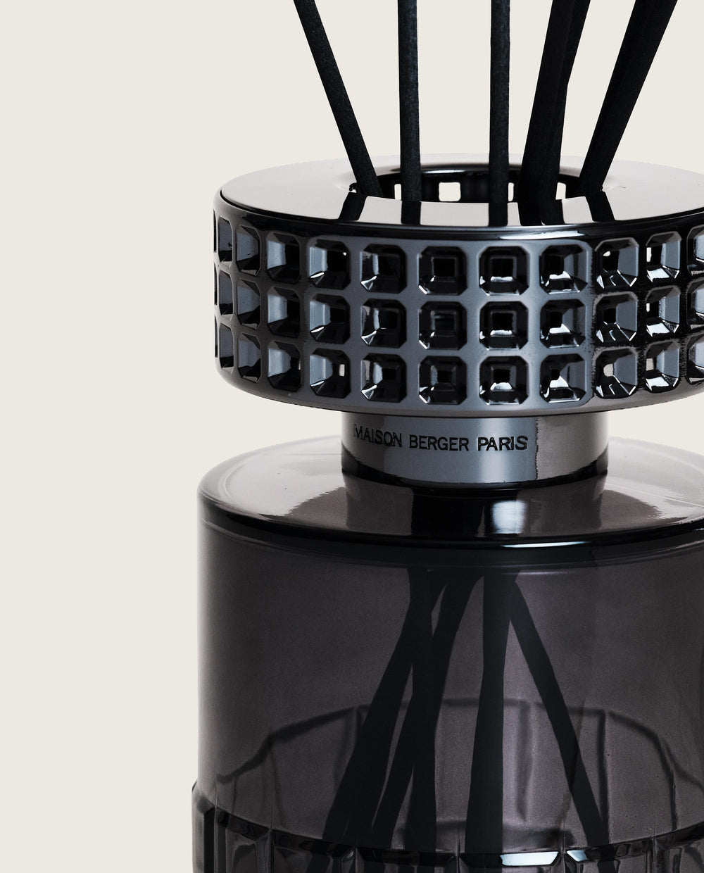 Maison Berger Geurstokjes Celebration Noir - Hypnotic Oud - 200 ml - detail 1