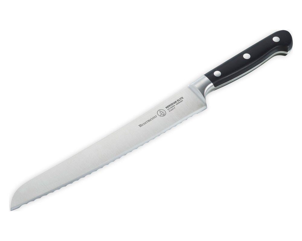 Messermeister Broodmes Meridian Elite 23 cm - schuin aanzicht
