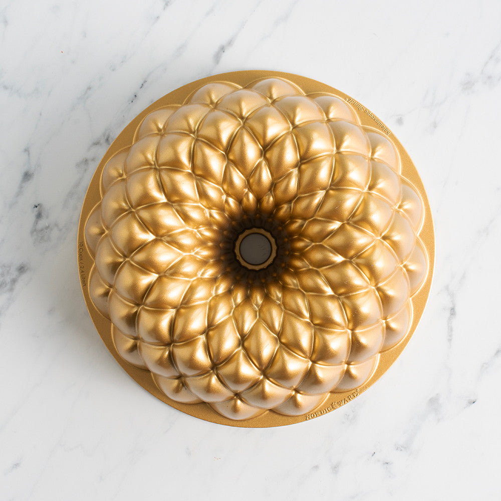 Nordic Ware Gugelhupfform Kaleidoscope Bundt Gold - Aluguss - ø 23 cm