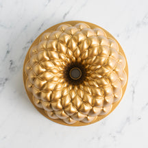 Nordic Ware Gugelhupfform Kaleidoscope Bundt Gold - Aluguss - ø 23 cm