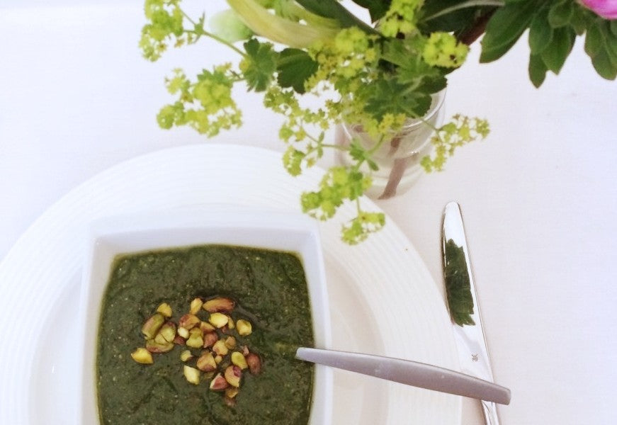 Eine frische und nussige Tapenade im Handumdrehen