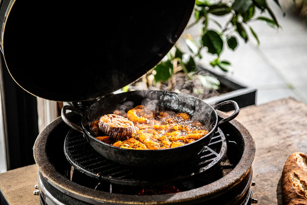Forged Bratpfanne Carbonstahl mit zwei Griffen Ø 28 cm – geeignet für alle Wärmequellen – geeignet für BBQ