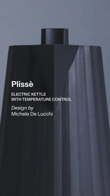 Alessi Wasserkocher Plissé mit Temperaturregelung Blau - 1.7 Liter - 1850 W - Michele De Lucchi - MDL21 DAZ