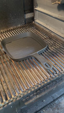 Blackwell Grillpfanne aus Gusseisen / Skillet 23 x 23 cm – ohne Antihaftbeschichtung – geeignet für alle Herdarten